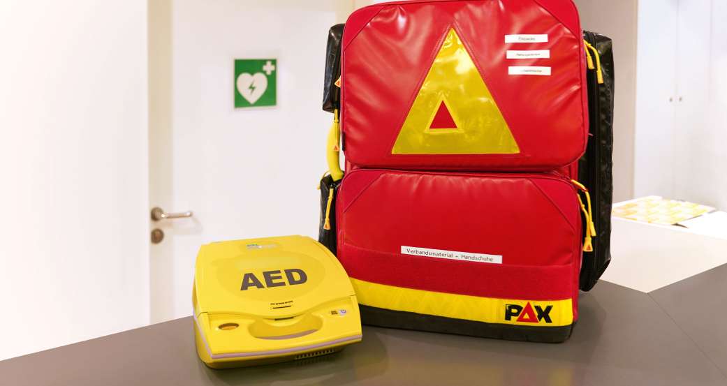 Defibrillator